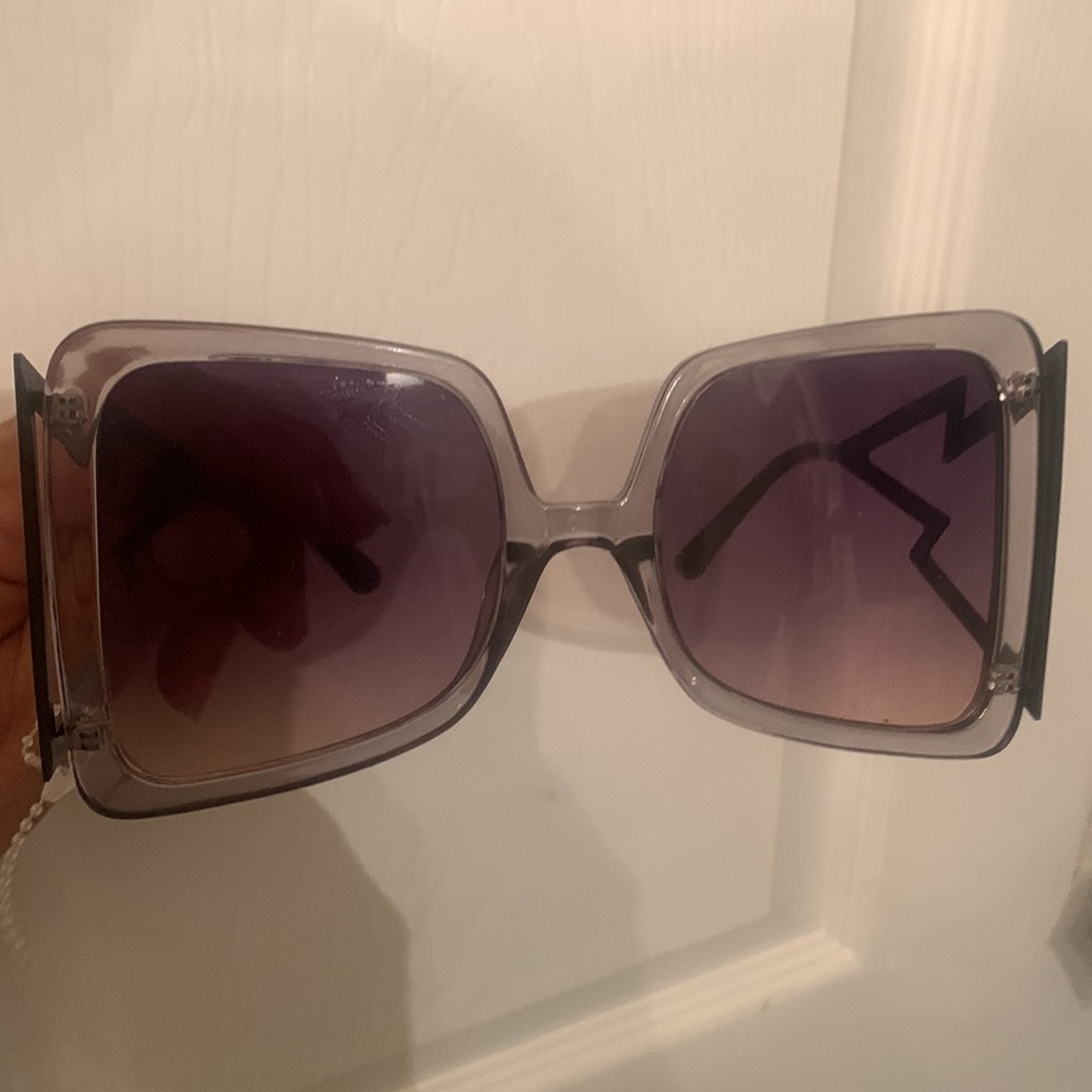 ‘LIGHTNING BOLT’ frames ; New OVERSIZED spacey Sunglasses - Picture 5 of 6